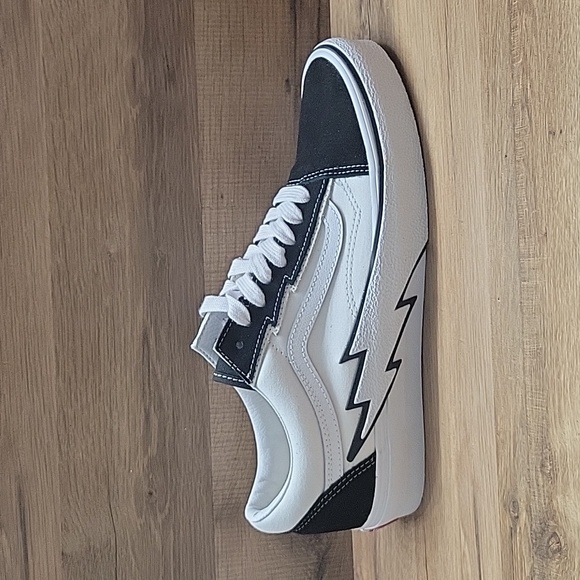 Van's old school bolt Brand new in the box authentic. - Picture 7 of 11